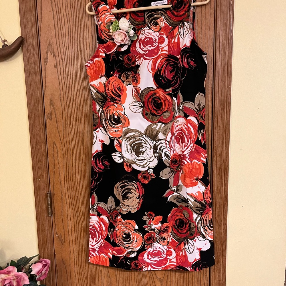 Floral Sleeveless Dress - Red, Black, White